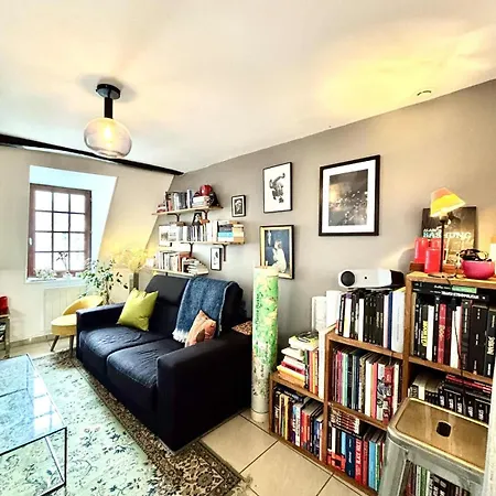 4 Personnes Situe Dans Le Coeur Du Centre Daire *